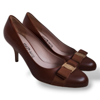  Scarpin Salvatore Ferragamo em Couro Caramelo-37