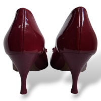 Peep Toe Salvatore Ferragamo em Couro Vinho-37