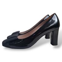 Scarpin Salvatore Ferragamo em Verniz Preto-37