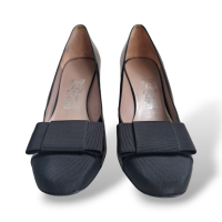 Scarpin Salvatore Ferragamo em Verniz Preto-37