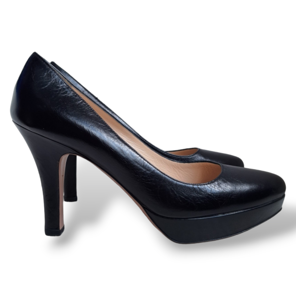 Scarpin Prada Preto em Couro Meia Pata-37