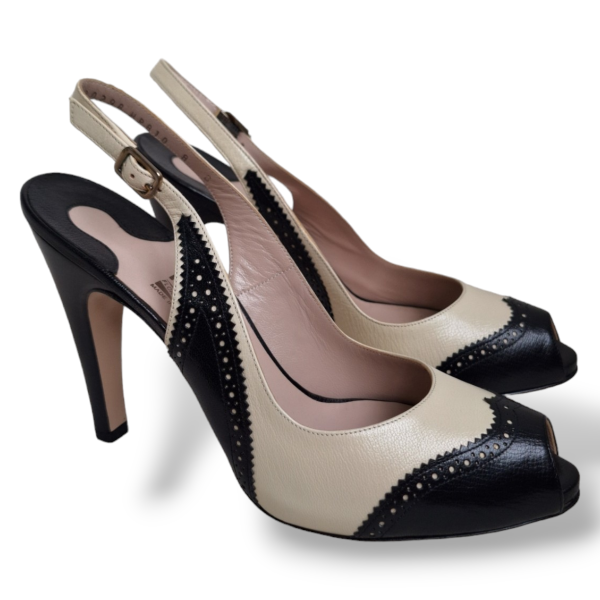 Slingback Peep Toe Salvatore Ferragamo Preto e Off White-36