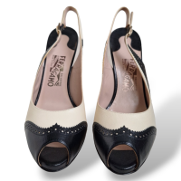 Slingback Peep Toe Salvatore Ferragamo Preto e Off White-36