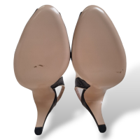 Slingback Peep Toe Salvatore Ferragamo Preto e Off White-36
