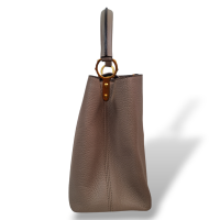 Bolsa Louis Vuitton Capucines Taupe