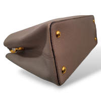 Bolsa Louis Vuitton Capucines Taupe