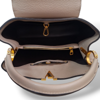 Bolsa Louis Vuitton Capucines Taupe