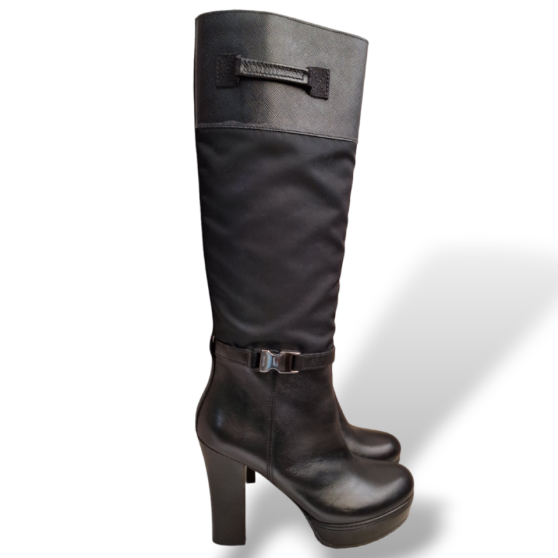 Bota Prada de Cano Alto em Nylon e Couro - 37 Bota Prada de Cano Alto em Nylon e Couro - 37