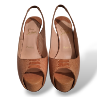 Peep Toe Christian Louboutin Bege Embossed - 35