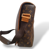 Bolsa Louis Vuitton Monograma Abbesses