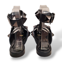 Sapatilha Valentino Garavani Roman Stud Preta com Ferragem Preta - 36