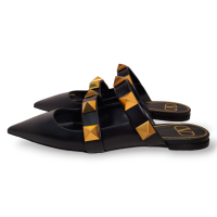 Mule Valentino Roman Stud Preta com Dourado