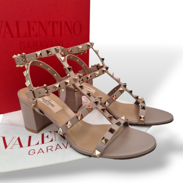 Sandália Valentino Rockstud Bege - 35 Sandália Valentino Rockstud Bege - 35