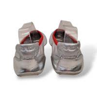 Sapatilha Prada Sport Prata com Debrum Vermelho-34