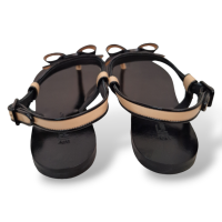 Rasteira Salvatore Ferragamo Nude e Preta com Laço