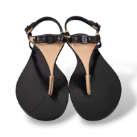 Rasteira Salvatore Ferragamo Nude e Preta com Laço
