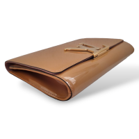 Clutch Louis Vuitton Louise Caramelo