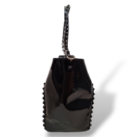 Bolsa Valentino Tote Rockstud em Verniz Preta 
