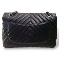 Bolsa Chanel Chevron Preta com Ferragem Prata