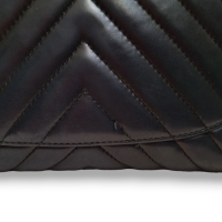 Bolsa Chanel Chevron Preta com Ferragem Prata