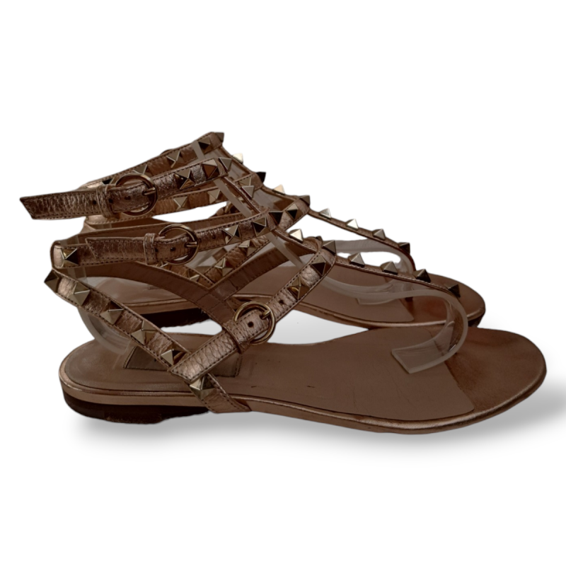 Rasteira Valentino Rockstud Rose Metalizada - 34 Rasteira Valentino Rockstud Rose Metalizada - 34