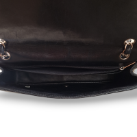 Bolsa Chanel Chevron Preta com Ferragem Prata