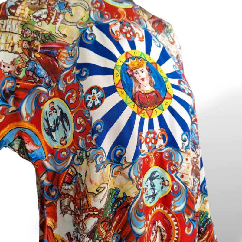 Blusa Dolce Gabbana de Seda Estampa Carreto  Blusa Dolce Gabbana de Seda Estampa Carreto