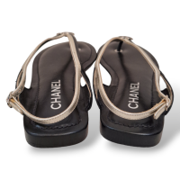 Rasteira Chanel Preta com Debrun Prata - 36