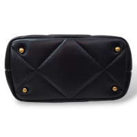 Bolsa Valentino Roman Stud The Handle Preta com Dourado