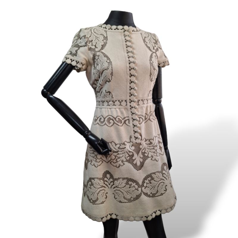 Vestido Valentino Embellished Bege - 40 Vestido Valentino Embellished Bege - 40