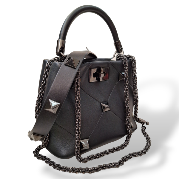 Bolsa Valentino Roman Stud The Handle Preta