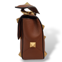Bolsa Valentino Roman Stud Caramelo