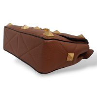 Bolsa Valentino Roman Stud Caramelo