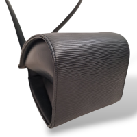 Bolsa Louis Vuitton Epi Minuit Preta