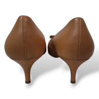 Scarpin Salvatore Ferragamo Couro Caramelo-39