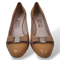 Scarpin Salvatore Ferragamo Couro Caramelo-39