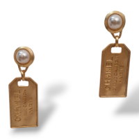 Brinco Chanel Dourado com Pérola