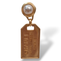 Brinco Chanel Dourado com Pérola