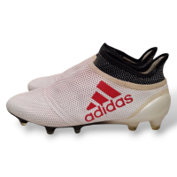 Chuteira Adidas branca e vermelha-37