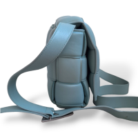 Bolsa Bottega Veneta Cassette Padded Azul