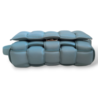 Bolsa Bottega Veneta Cassette Padded Azul