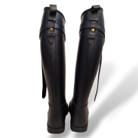Bota Burberry Roscot Belted Preta-37
