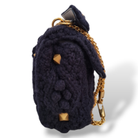 Bolsa Valentino Garavani em Cashmere Medium Roman Stud Azul Marinho