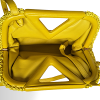 Bolsa Bottega Veneta Point Triangle Amarela
