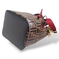Bolsa Fendi Bucket Mon Tresor