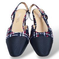 Slingback Chanel em Tweed Marinho