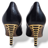 Scarpin Sergio Rossi Preto Detalhes Dourado-38