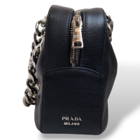 Bolsa Prada Preta com Alça de Correntes