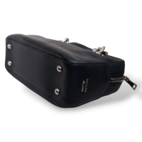 Bolsa Prada Preta com Alça de Correntes