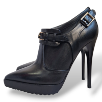 Ankle Boot Burberry Couro Preta-34